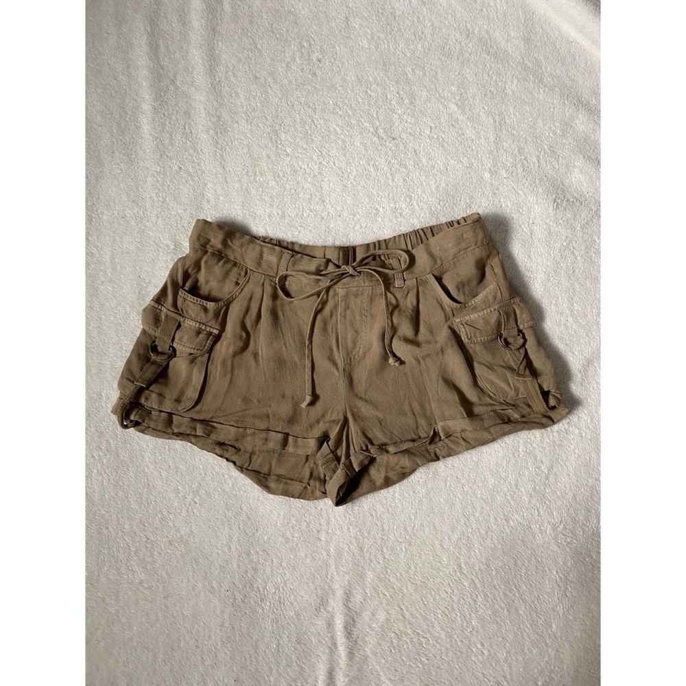 Altar’d State khaki colored lightweight shorts